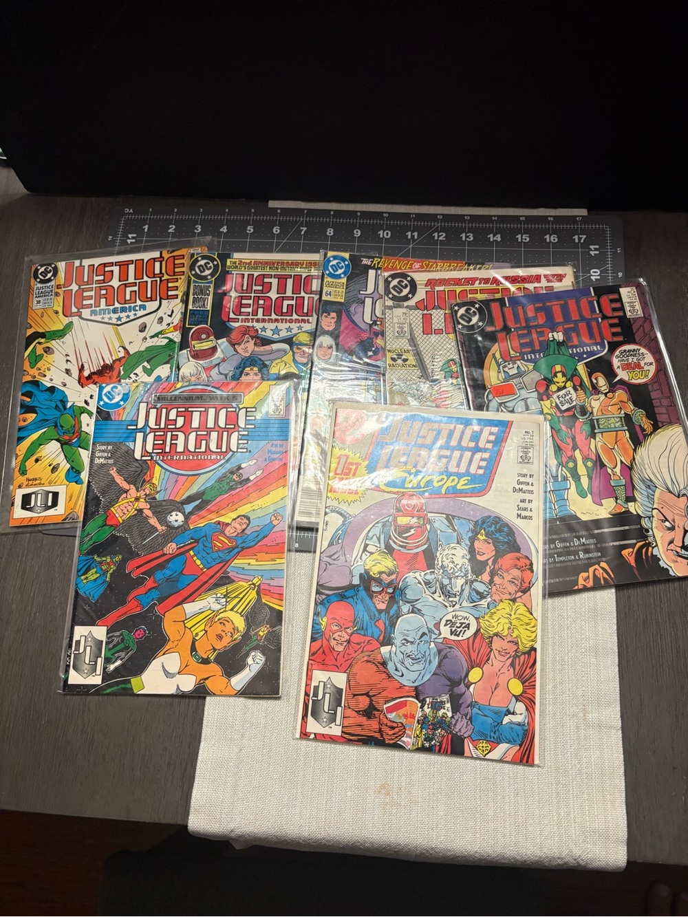 DC Justice League 7 comics mix-lot vintage